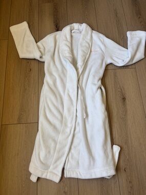 Calvin Klein White Plush Shawl Collar Fleece Robe